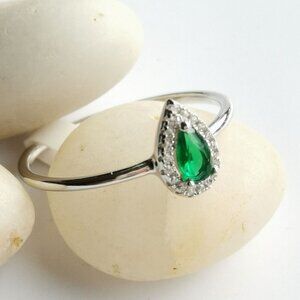 NWT Sterling Silver Emerald Cz halo ring